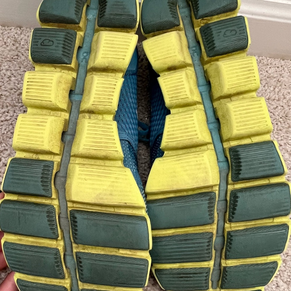 On Cloud X Training Running Shoes: Woman’s Size 6.5 - Picture 5 of 8